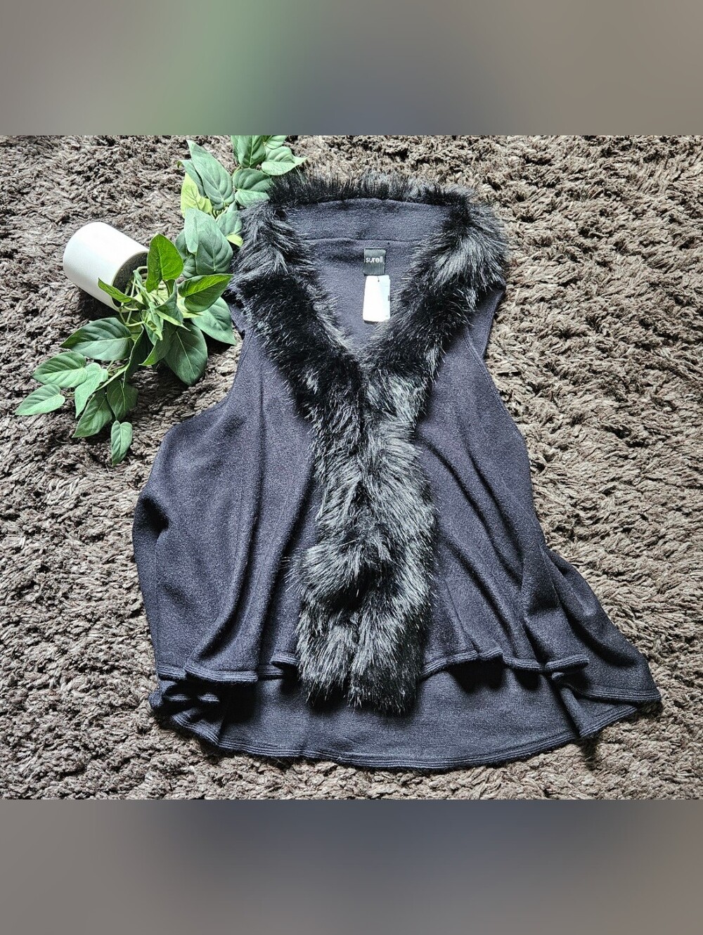 Surell nwt black Faux Fur Trimmed Knit Vest  one size fits most